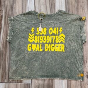 NWT MAP Cropped Tee-> POWER ON A TEE